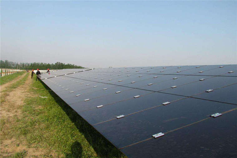 薄膜組件為什么要負(fù)極接地,如何為薄膜組件選擇逆變器