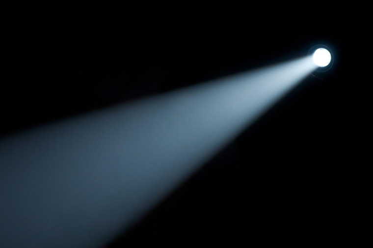 光的衰減是盡頭嗎，光子衰減定律